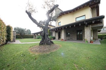 Nuovo sul mercato Vendita villa bifamiliare con box quadruplo Treviolo - 890.000 €