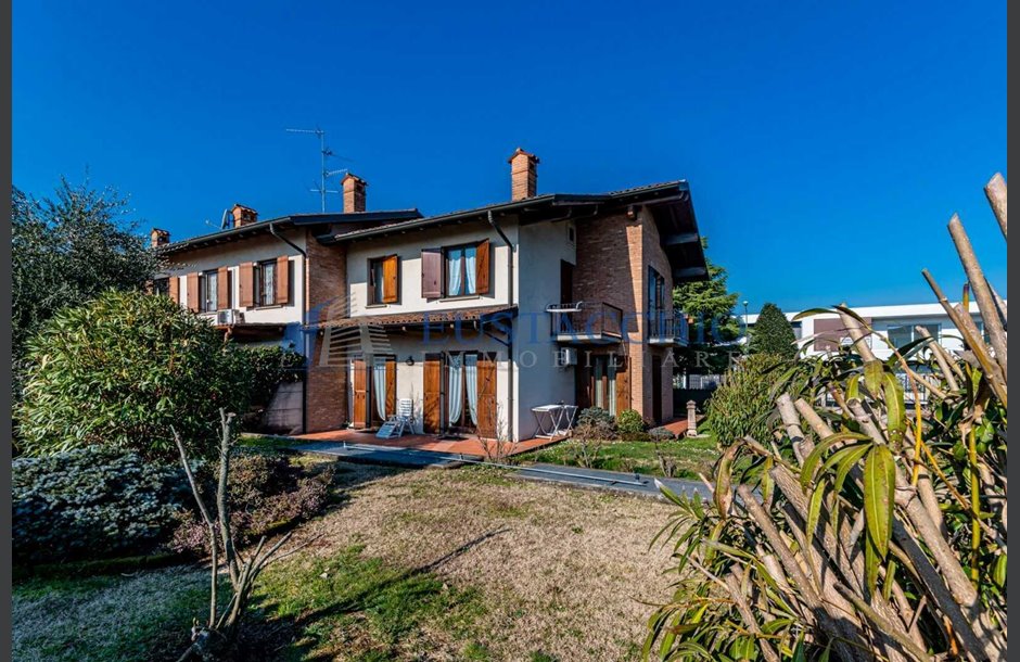 Vendita villa di testa con box doppio Treviolo - 315.000 € _JCI2613_tn