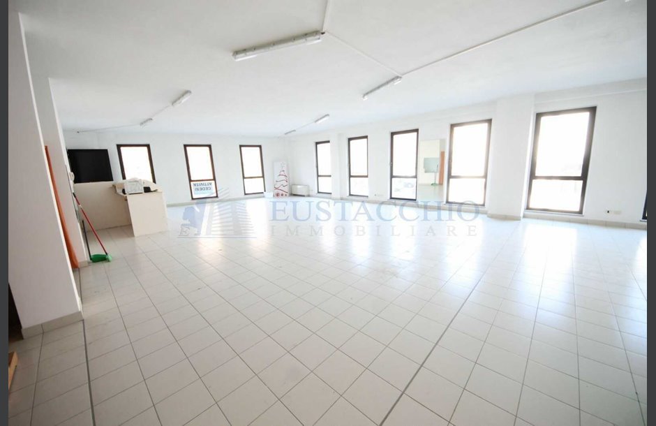 Vendita ufficio con box singolo Borgo di Terzo - 94.500 € IMG_3251_tn