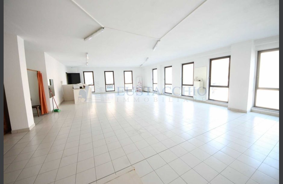 Vendita ufficio con box singolo Borgo di Terzo - 94.500 € IMG_3253_tn