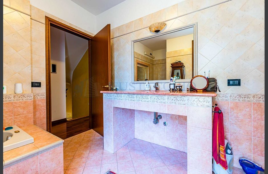 Vendita villa di testa con box doppio Orio al Serio - 315.000 € _JCI6199_tn