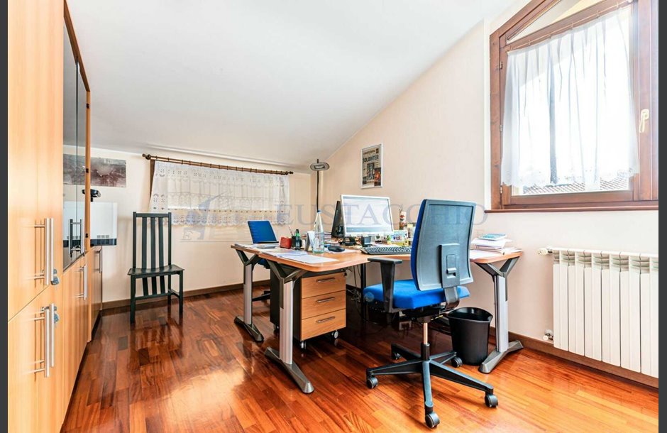 Vendita villa di testa con box doppio Orio al Serio - 315.000 € 4_tn-3