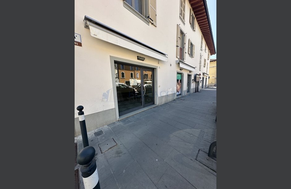 Vendita negozio Spirano - 75.000 € IMG_0069_tn