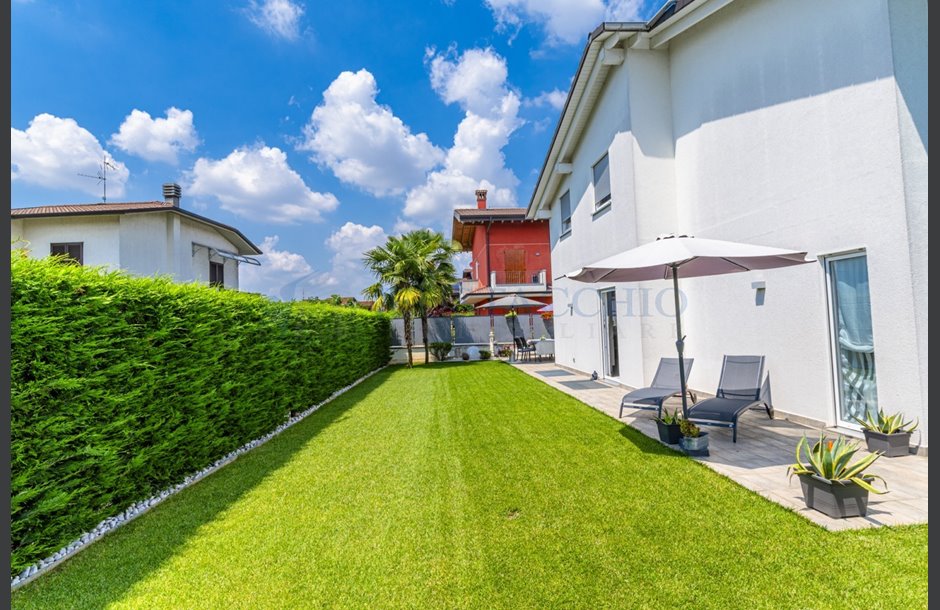 Vendita villa con box triplo Zanica - 599.000 € _JCI3953_tn