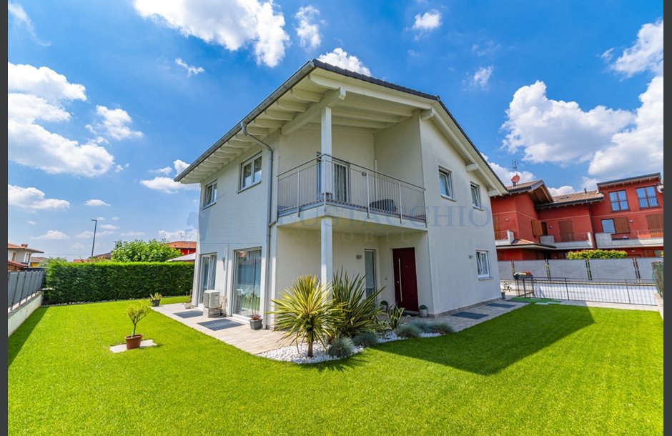 Vendita villa con box triplo Zanica - 599.000 € _JCI3956_tn