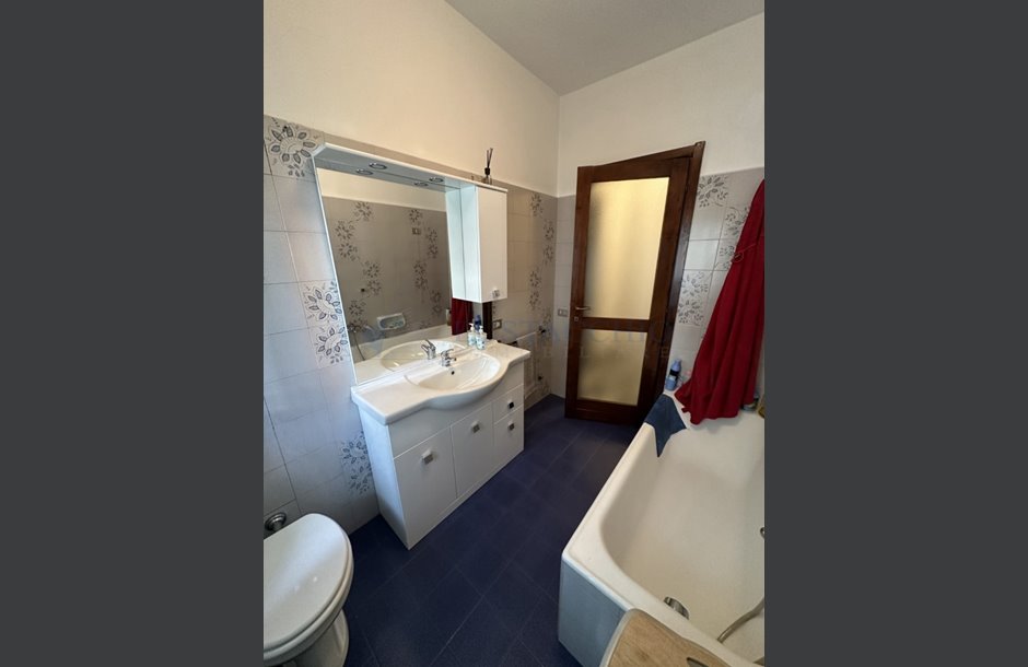 Vendita quadrilocale con box singolo ristrutturato Bergamo - 215.000 € IMG_5672_tn