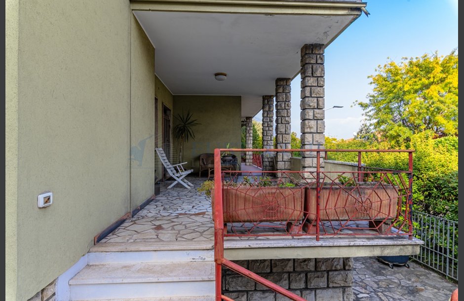 Vendita palazzina con box doppio da ristrutturare Lovere - 350.000 € _JCI5821_tn