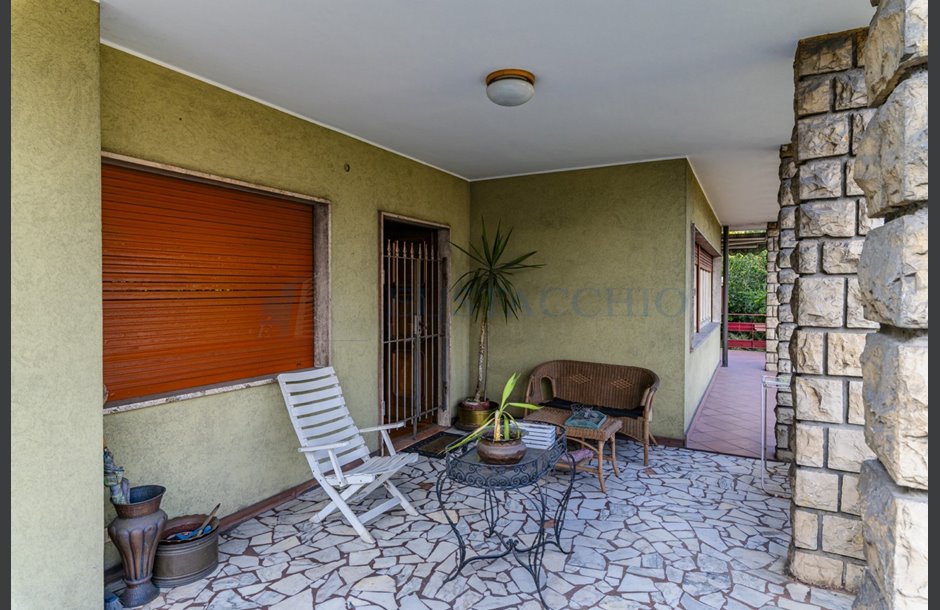 Vendita palazzina con box doppio da ristrutturare Lovere - 350.000 € _JCI5822_tn