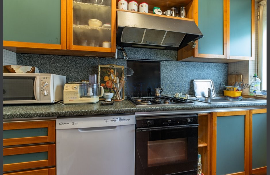 Vendita palazzina con box doppio da ristrutturare Lovere - 350.000 € _JCI5745_tn