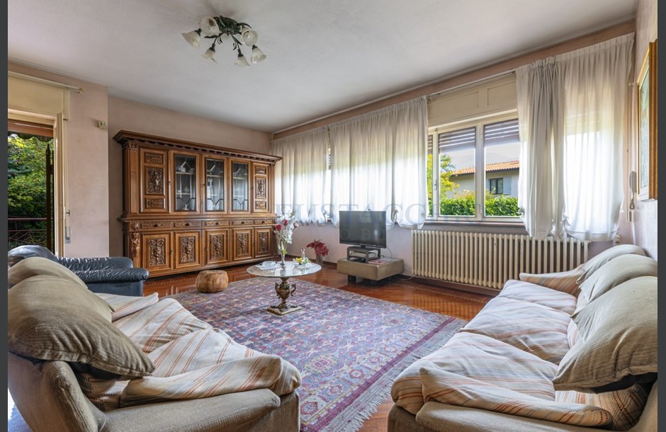Vendita palazzina con box doppio da ristrutturare Lovere - 350.000 € 1_tn-27