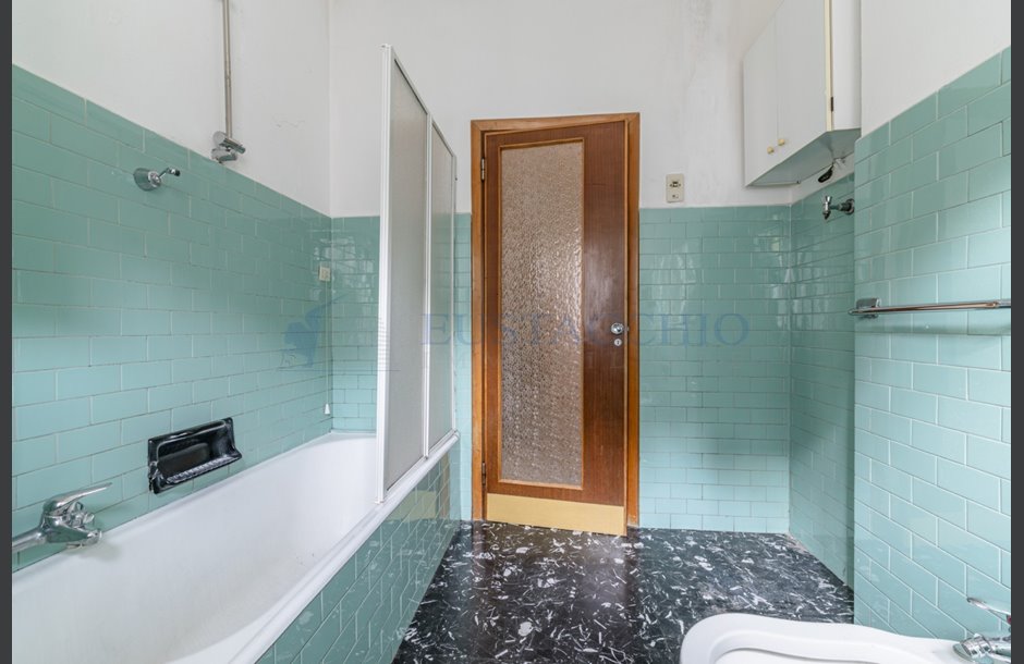 Vendita palazzina con box doppio da ristrutturare Lovere - 350.000 € _JCI5785_tn