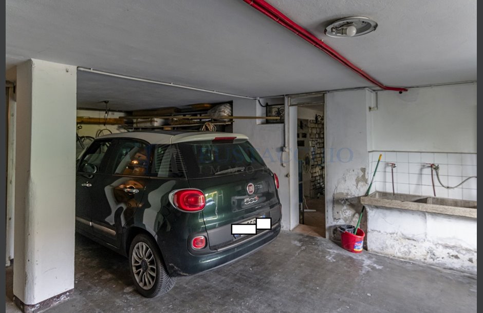 Vendita palazzina con box doppio da ristrutturare Lovere - 350.000 € box-1