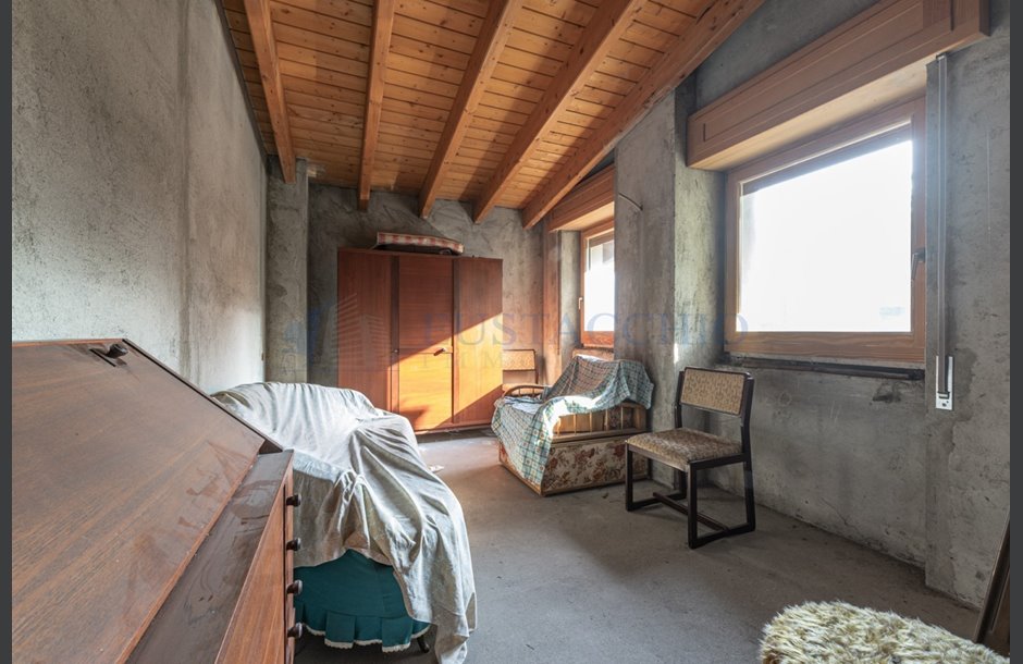 Vendita palazzina con box doppio da ristrutturare Lovere - 350.000 € _JCI5806_tn