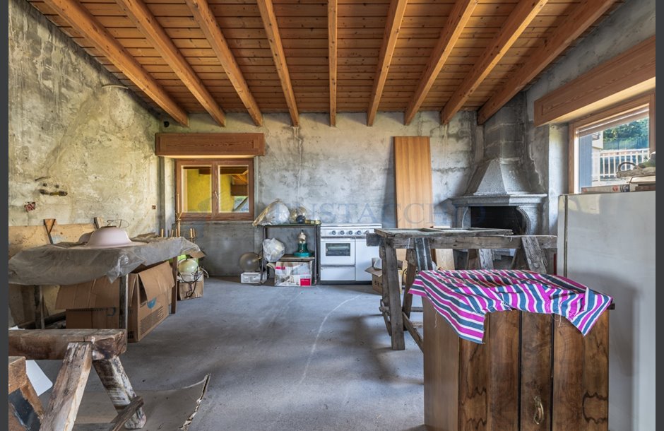 Vendita palazzina con box doppio da ristrutturare Lovere - 350.000 € 2_tn-27